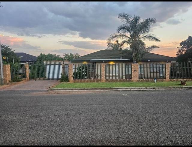 4 BEDROOM HOUSE FOR SALE IN ELSBURG